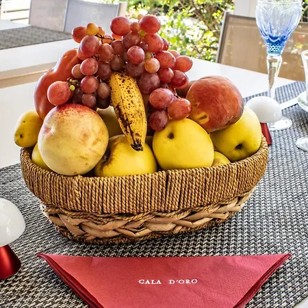 A Cala D Oro Et Privée Pour 8 *